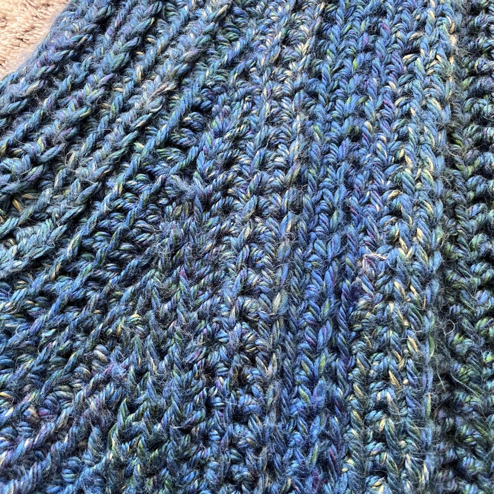 Stylish Blue and Green Knit Shawl - Picture 2 of 2